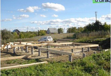 REPLACING THE FOUNDATION UNDER A WOODEN HOUSE
