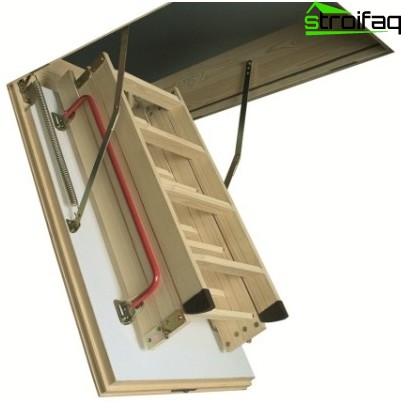 Trappe avec escalier mansardé