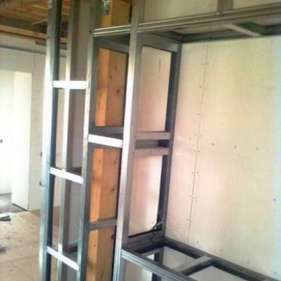 Cadre d'étagère en placoplâtre