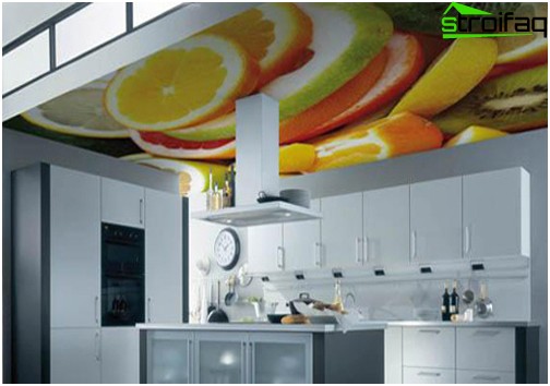 Plafonds tendus dans la cuisine: photo numéro 1