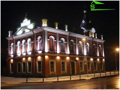 Éclairage local de façade