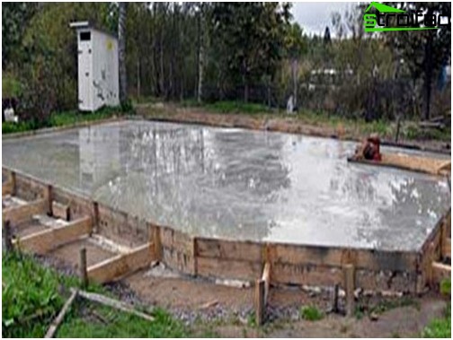 La fondation de la dalle devrait maintenant sécher