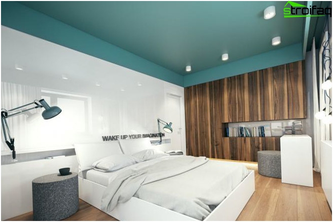 Design de plafond dans la chambre