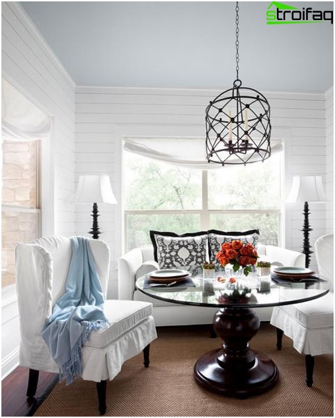 Table à manger dans le salon: photo 4