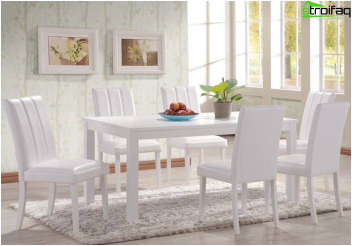 Table à manger dans le salon: photo 5