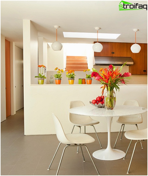 Table à manger dans le salon 3