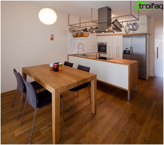 Table à manger pour une petite cuisine - 3