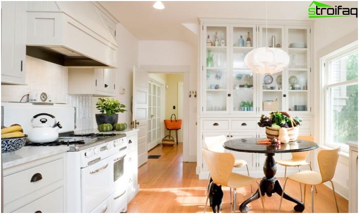 Table à manger pour une petite cuisine - 4