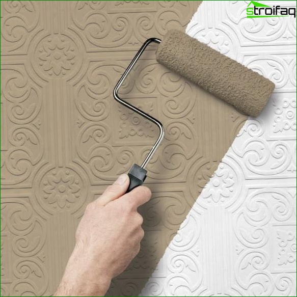 Intérieur avec papier peint pour la peinture 1