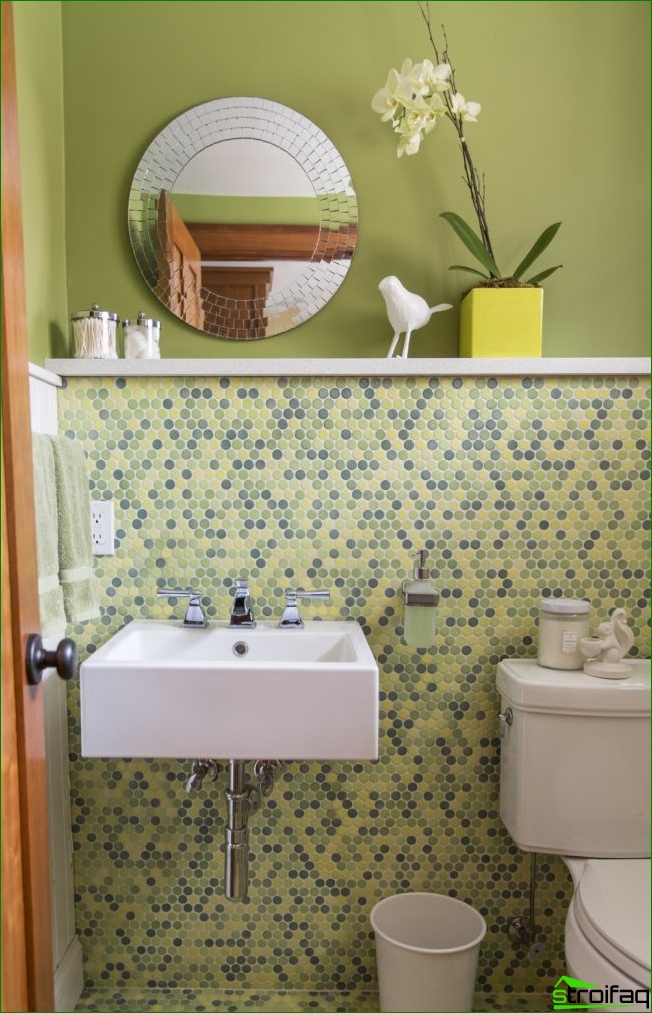 Les miroirs à facettes se distinguent par une brillance particulière et une profondeur cristalline. Ils ont une couleur métallique inhérente, qui est rendue possible par le facettage et le traitement de surface. Les miroirs à facettes se distinguent par une brillance particulière et une profondeur cristalline. Ils se caractérisent par une couleur métallique, rendue possible par le facettage et le traitement de surface.